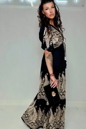 bastet sukienka haftowana czarna 1.webp