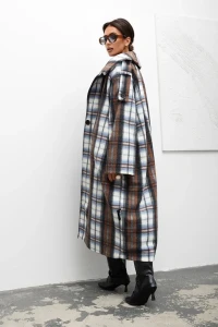 mco damski plaszcz cozy plaid longline brazowy 4.webp