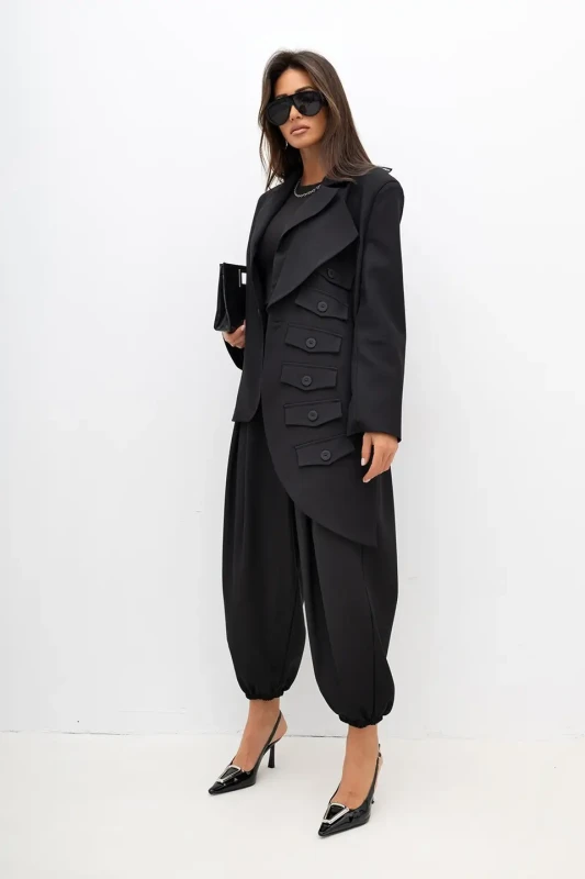 mco marynarka damska Woman in Black czarny 3.webp