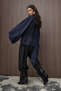 mco Elegancka Damska Bluzka Oversize z Szarfa FLOW granatowy 4.jpg