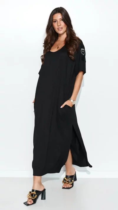 MAKADAMIA / NUMINOU Sukienka maxi z kieszeniami (czarna)
