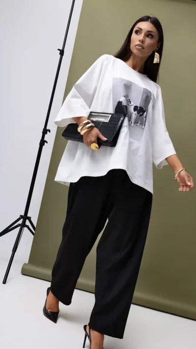 MISS CITY OFFICIAL Damski T-shirt Long Kiss (biały)